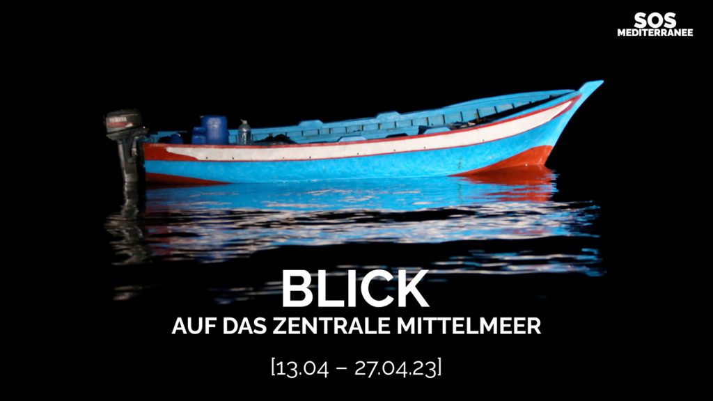 Bild eines verlassenen Holzbootes mit Text: Blick auf das zentrale Mittelmeer, 13.04.-27.04.